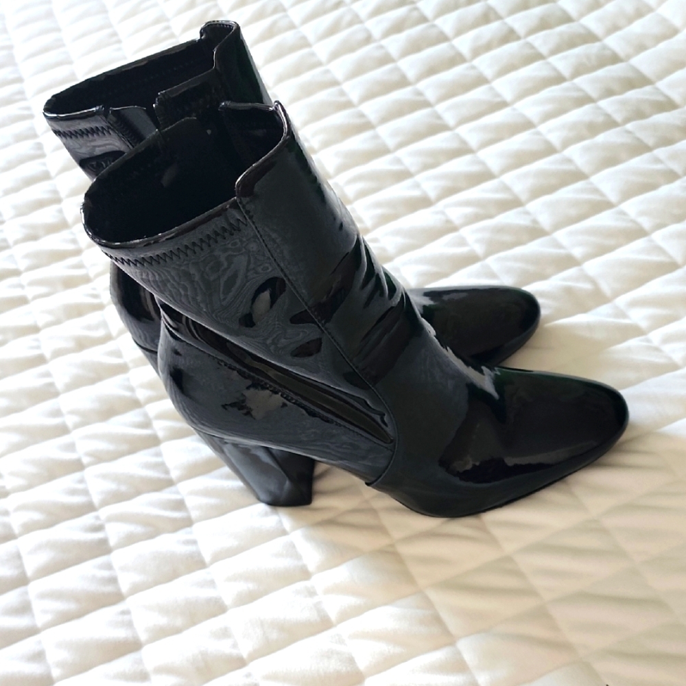 ALDO Black Glossy Leather Ankle Boots
